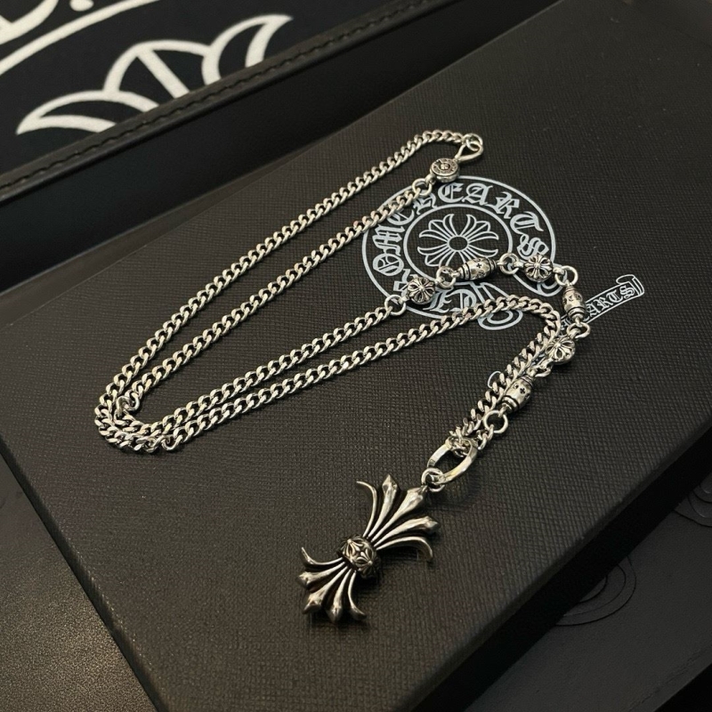 Ch*0me He**ts necklaces